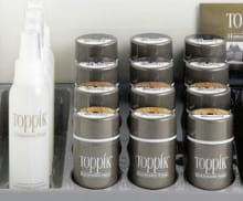 un pot de 10 grammes de poudre de cheveu toppik coûte 29,90 euros et dure