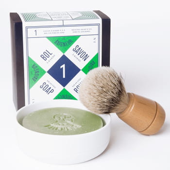 le savon de rasage artisanal bio le baigneur est fabriqué à partir d'ingrédients