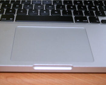 le trackpad multitouch est toujours agréable : grande surface, contact