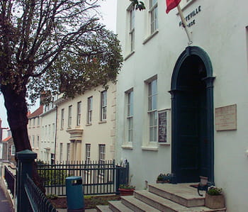 hauteville house, la maison de victor hugo en exil à guernesey.