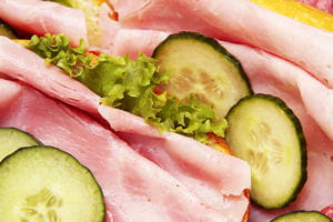 subway contrôle 1 000 restaurants de plus que mcdonald's à travers le monde.