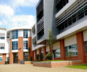 un campus agréable facilite la scolarité.
