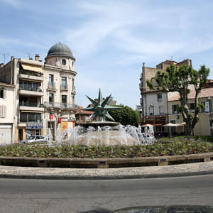 une place de cavaillon.