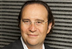 xavier niel, seul salarié d'iliad non augmenté en 2009.