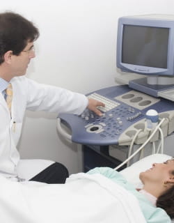 un dépistage systématique entraîne des cas de 'faux positifs'.