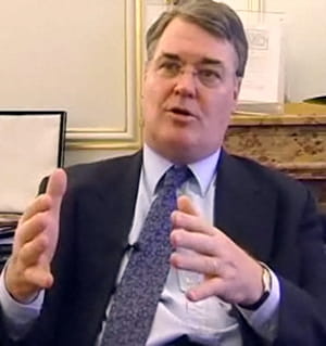 jean-paul delevoye était médiateur de la république depuis 2004.