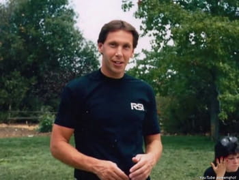 larry ellison travaille pour ampex corporation.