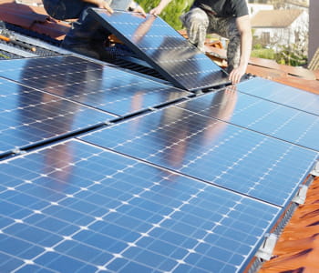 au premier semestre 2009, 135 mw de puissance photovoltaïque ont été installés,