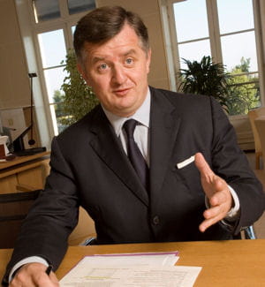augustin de romanet, directeur général de la caisse des dépôts et consignations