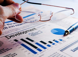 veiller au bon déroulement des opérations financières.