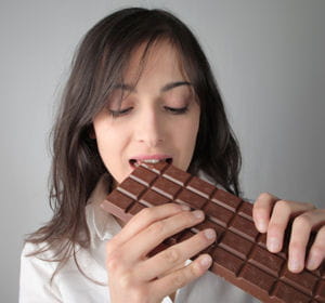 un carré de chocolat comme en-cas.