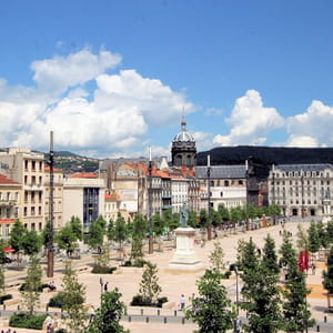 la ville de clermont-ferrand.