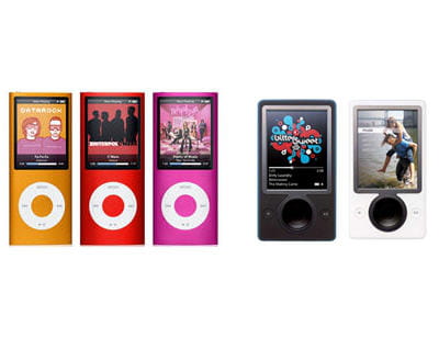 a gauche l'ipod 4g d'apple, à droite le zune de microsoft.