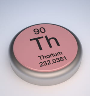 le thorium est quatre fois plus abondant sur terre que l'uranium.