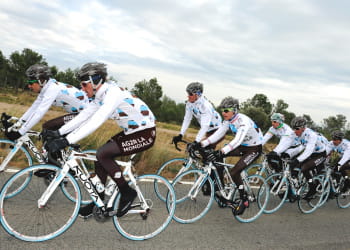l'équipe ag2r sur le tour de france.
