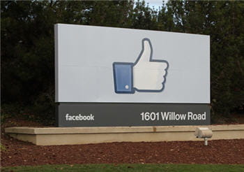 au siège de facebook, à menlo park, dans la silicon valley.