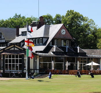 le golf de chantilly a la réputation d'être l'un des plus agréables de france.