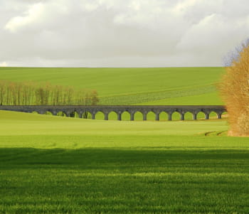 l'aqueduc de la vanne, à la frontière des départements de l'aube et de l'yonne.