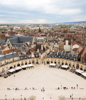 a dijon, on ne compte que 0,5 acheteur pour 1 vendeur en juillet 2014.
