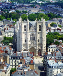 dans les pays-de-la-loire, 913 généralistes et spécialistes pratiquent le
