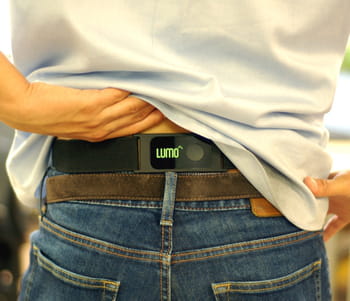 la ceinture lumo back détecte les mauvaises postures pour aider à se tenir