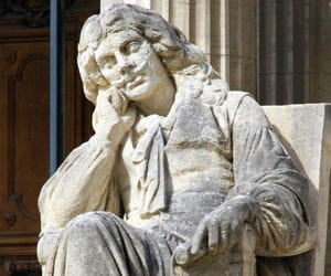 l'œuvre de jean-baptiste pocquelin est tombée dans le domaine public.