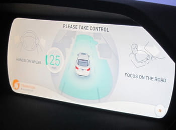 dès que la voiture détecte qu'elle va devoir sortir du mode autonome, celle-ci