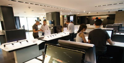 free paris flagship