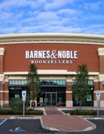 aux débuts d'amazon, bezos tenait ses réunions dans le barnes&noble du coin