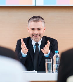 n'hésitez pas à apostropher votre auditoire.