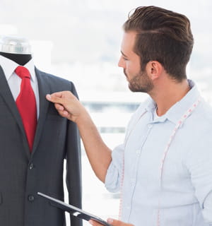 faites bien attention à la matière du costume.