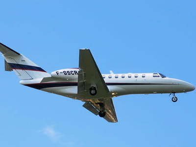 le cessna 525b de l'assureur scor décolle de l'aéroport de toulouse-blagnac.