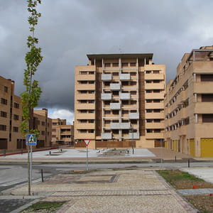 le développement immobilier de valdeluz a été stoppé en 2008.