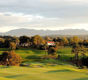 le golf est dirigé par le beau-père de franck riboud.