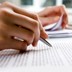 relire des documents ligne par ligne consomme trop de temps.