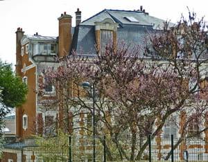 une vue de la ville d'orsay, en essonne.
