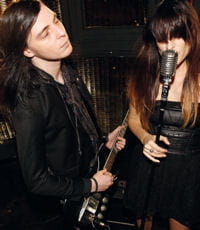 io echo, première couple musicien recruté par le label kooples records.