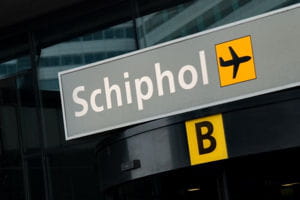 une vue de l'aéroport d'amsterdam.