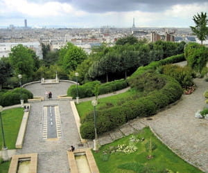 le parc de belleville, dans le 20e arrondissement.