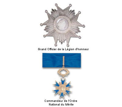 pierre fabre a été distingué pour ses services rendus à l'économie du pays.