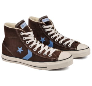 la converse star player arbore une étoile violet figue, symbole de la marque.