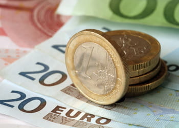 le paiement dématérialisé tend à remplacer les transactions en espèces.