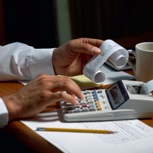 il va devoir optimiser le chiffre d'affaires de l'hôtel pour lequel il