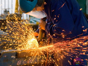 en 2009, une heure de travail en france créait 54,7 dollars de richesse.