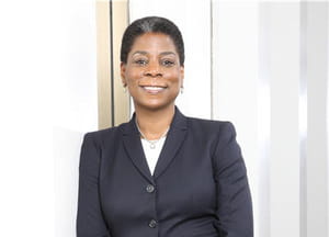 ursula burns a rejoint xerox en 1980 pour un stage d'été. elle est aujourd'hui