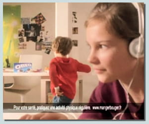 la publicité française d'oreo cible tout particulièrement les mamans.