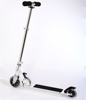 la trottinette est bien mieux adaptée à l'inter-modalité que le vélo ou le