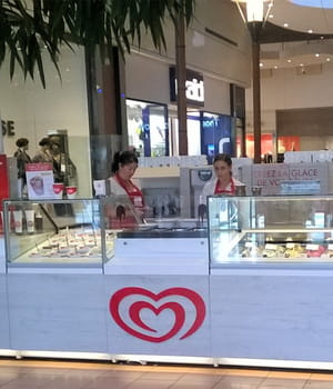 afin de marquer le coup, unilever a ouvert 7 points de vente éphémères dans des