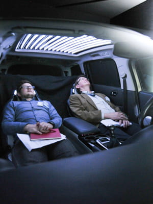 psa imagine un dispositif permettant au conducteur d'incliner le siège à volonté