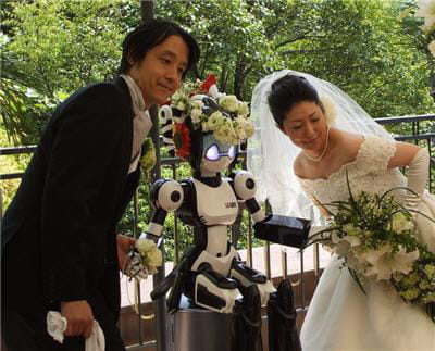 le robot est témoin, car au coeur de leur rencontre